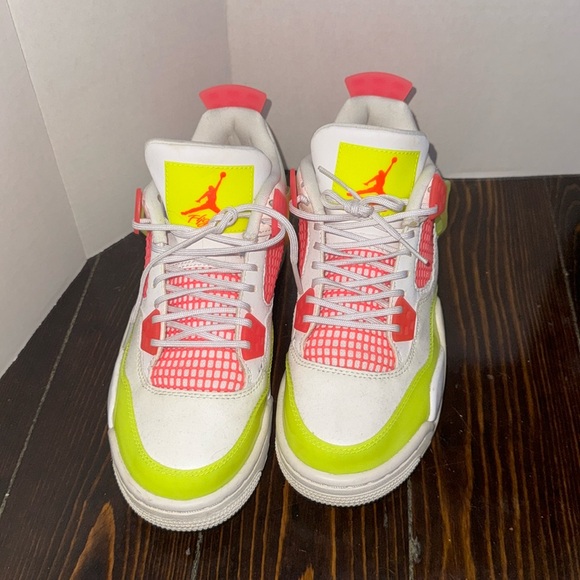 only worn twice!!! - Picture 1 of 2